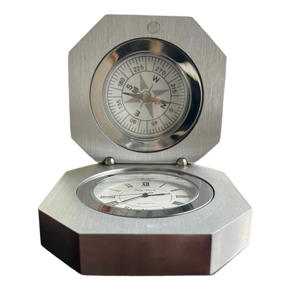 Bey Berk Compass And Clock In Stainless Steel Hinged Case Gift Set - Picture 4 of 4